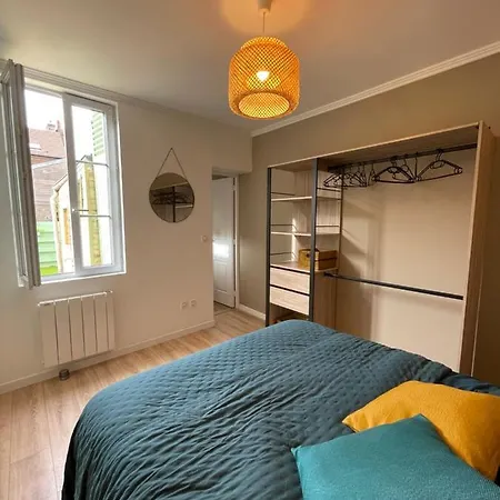Hébergement de vacances La Casa 2 2 Salles De Bain 2 Wc Jardin Compiègne